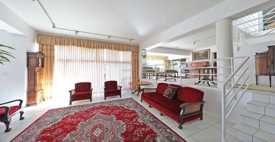5 Bedroom Property for Sale in Plattekloof Western Cape